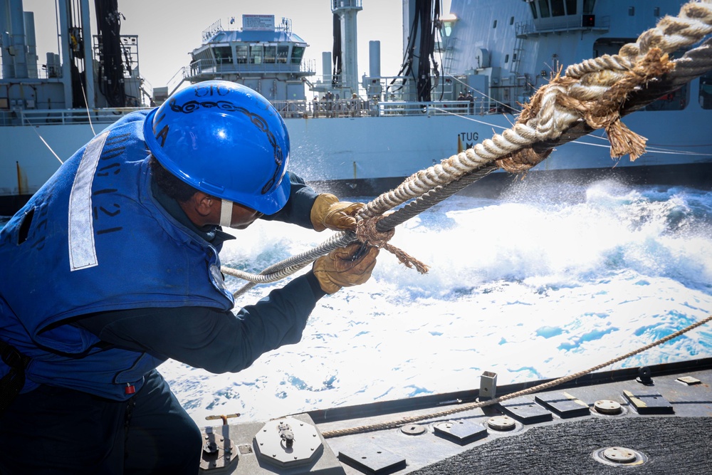 Frank E. Petersen Jr. conducts fueling-at-sea during Northern Edge 2025