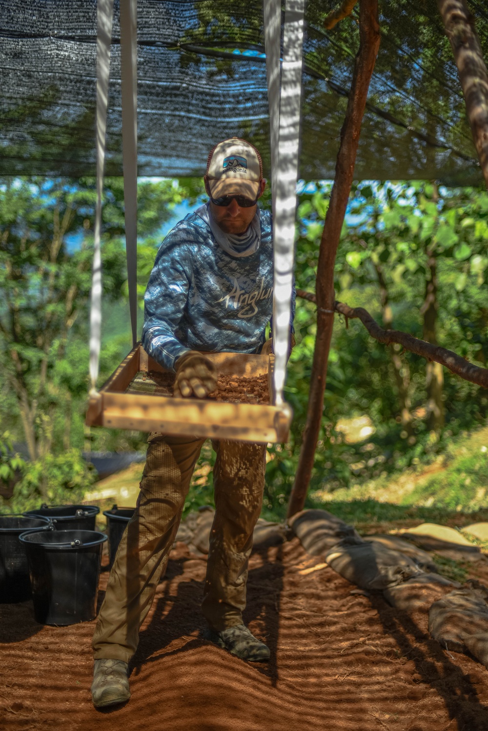 Recovery Team 1 begin digging: Vietnam 25-3VN