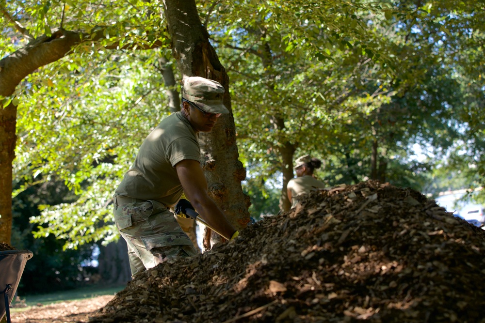 D.C National Guard Repurpose Trash Clean around Tidal Basin