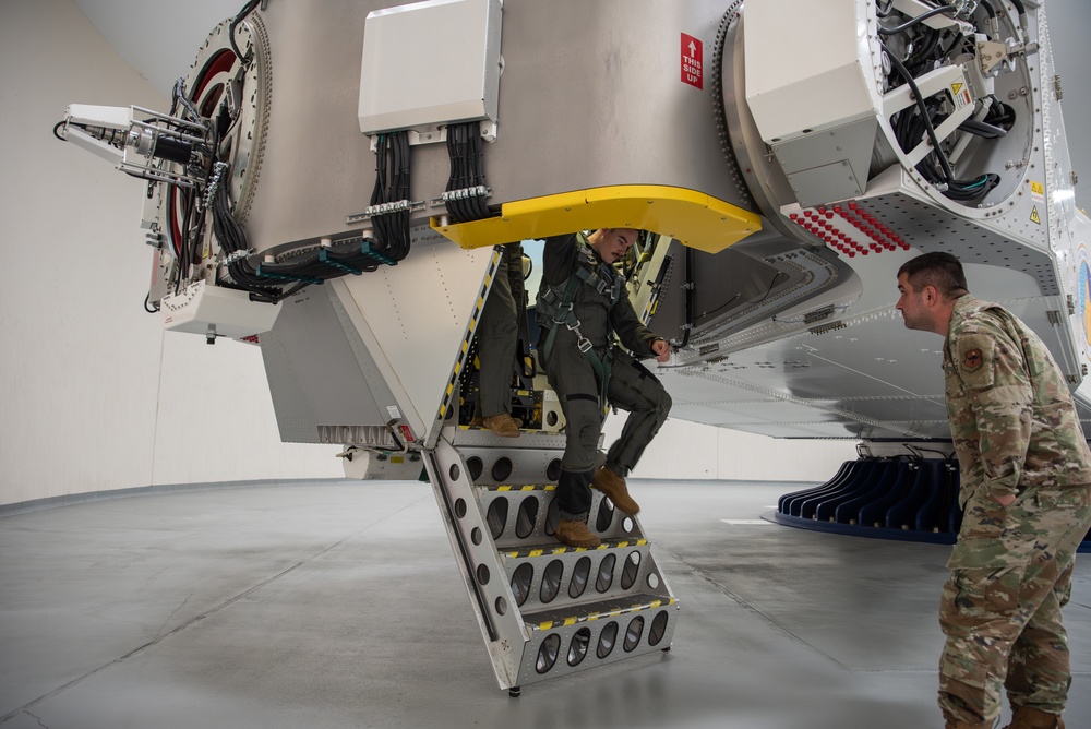 711 HPW centrifuge hosts Euro-NATO Joint Jet Pilot Training students