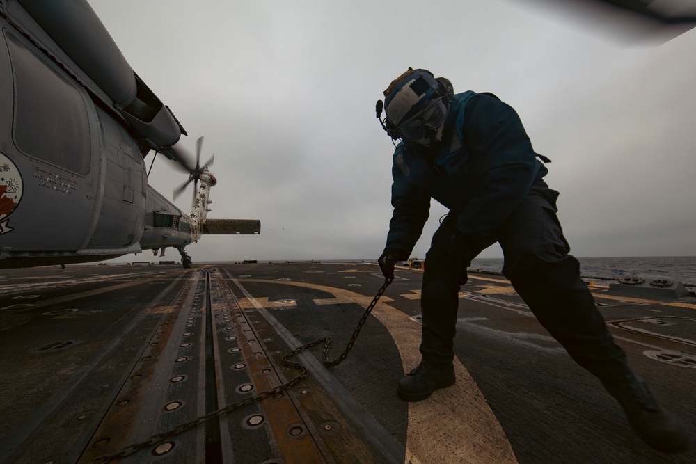 USS Winston S. Churchill (DDG 81) Conducts Flight Operations