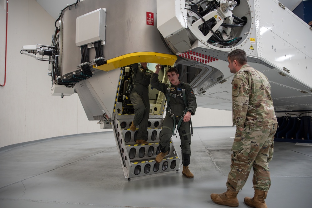 711 HPW centrifuge hosts Euro-NATO Joint Jet Pilot Training students