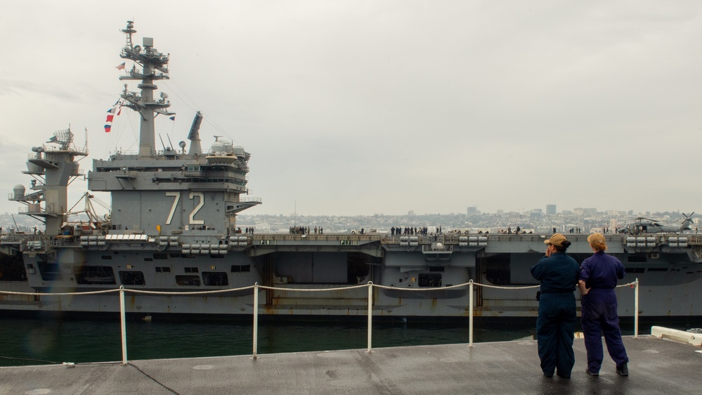 USS Abraham Lincoln Return from Underway