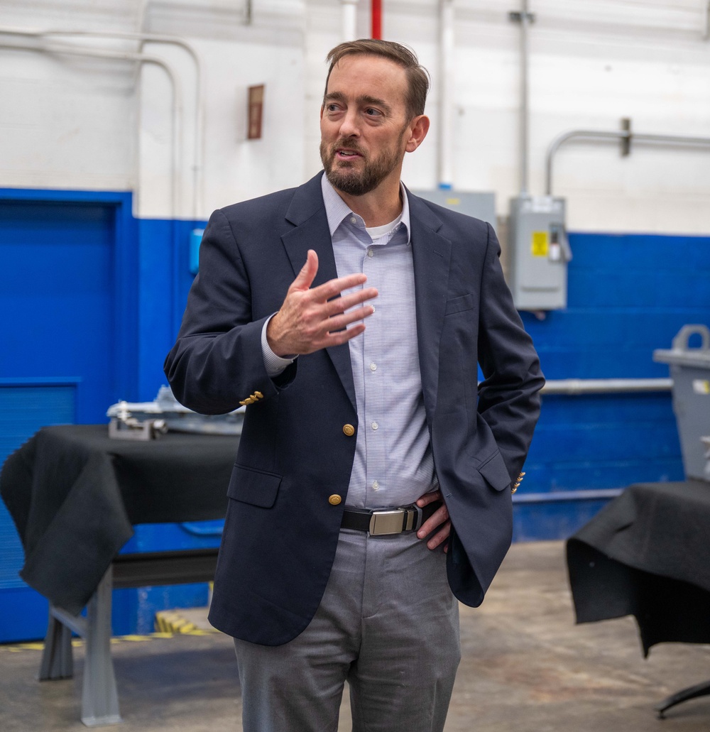 NAVSEA HQ Recognizes Carderock Employees for Eight Day Model Building Effort
