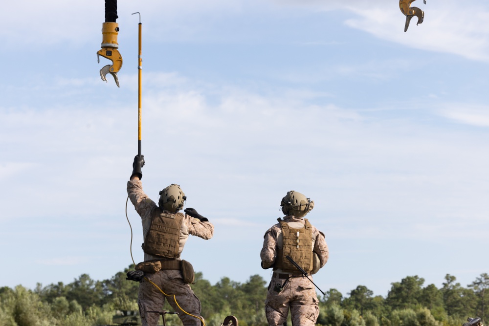 Marines with Logistics Operations School participate in helicopter support team training
