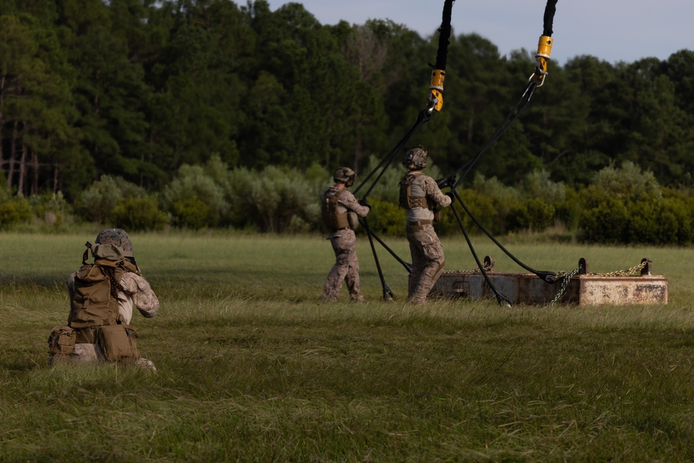 Marines with Logistics Operations School participate in helicopter support team training