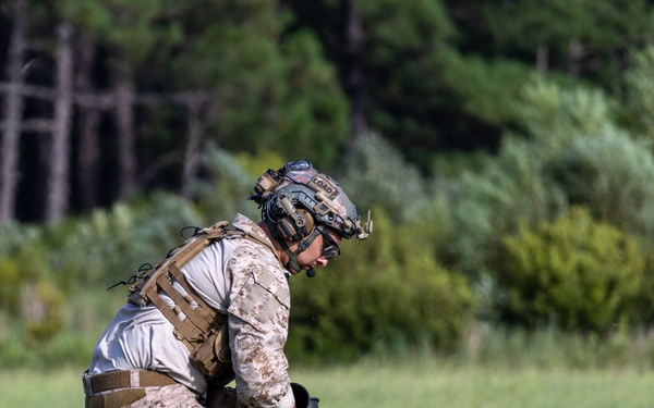 Marines with Logistics Operations School participate in helicopter support team training