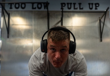 507th ARW Airman Breaks Base Plank Record