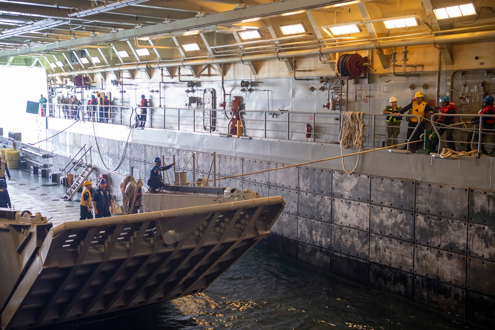 USS John P Murtha conducts well deck operations