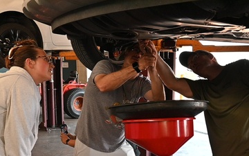 DFMWR, BOSS unites with AUSA for DIY oil change class at Fort Hood