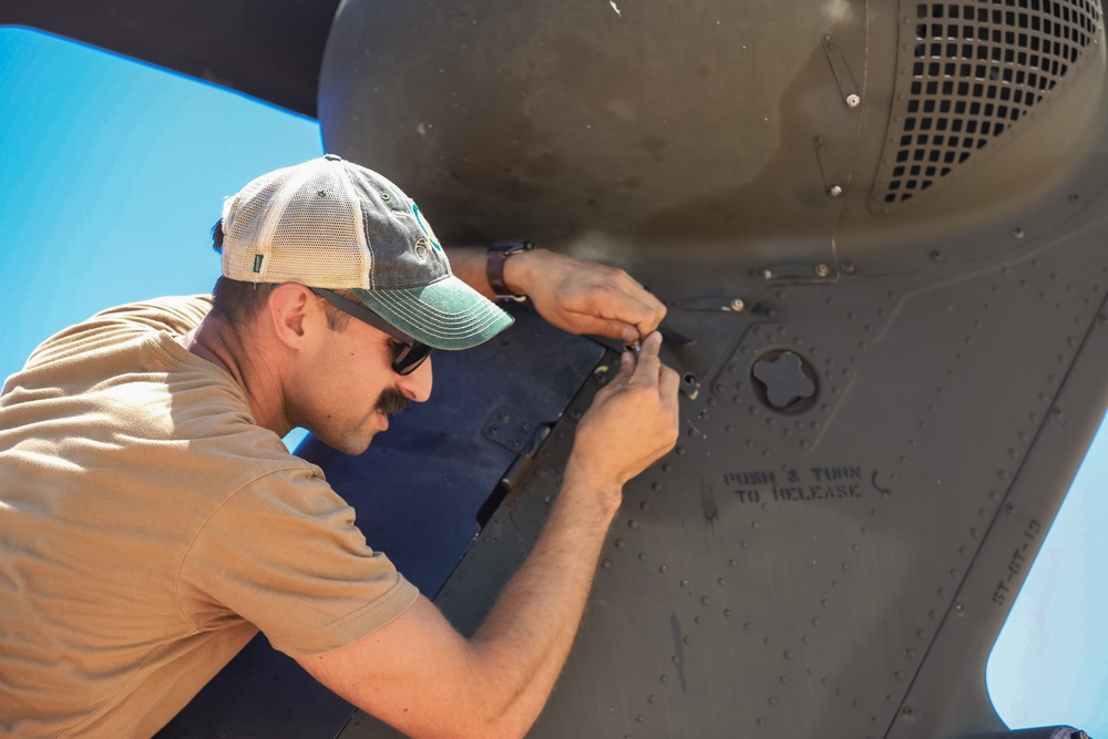 1st Air Cavalry Brigade Soldiers maintain Blackhawks to support DoD Mission