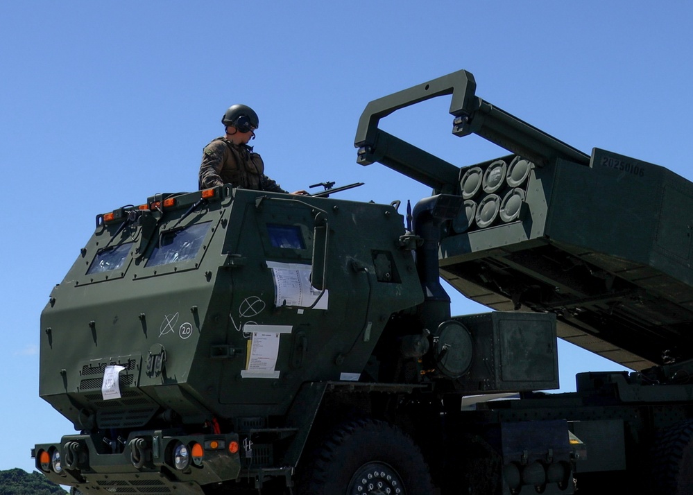 31st MEU | U.S. Marines perform HIMARS loading exercise