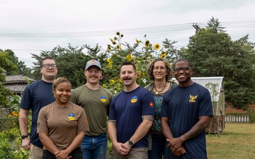 Sailors Help Clean Community Garden During Springfield-Branson Navy Weak