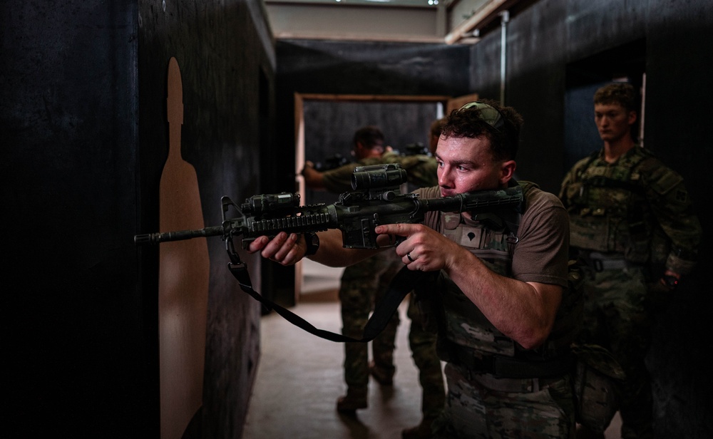 Clear! U.S. Soldiers Conduct Shoot House Training