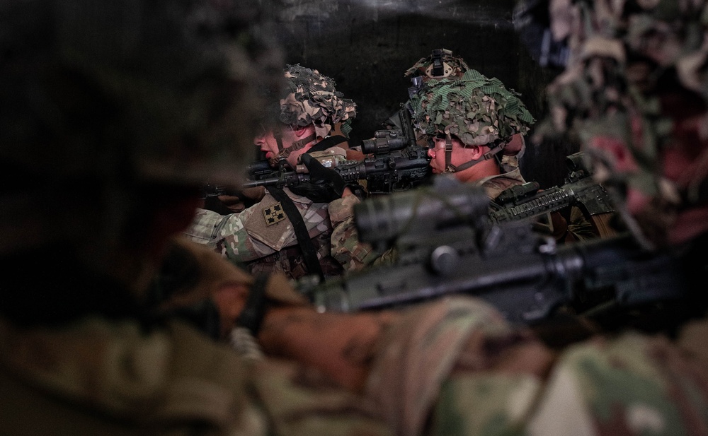Clear! U.S. Soldiers Conduct Shoot House Training