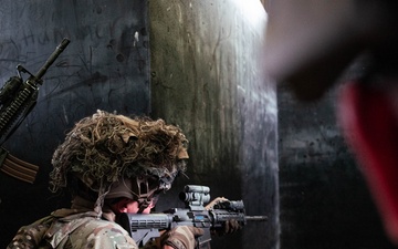 Clear! U.S. Soldiers Conduct Shoot House Training