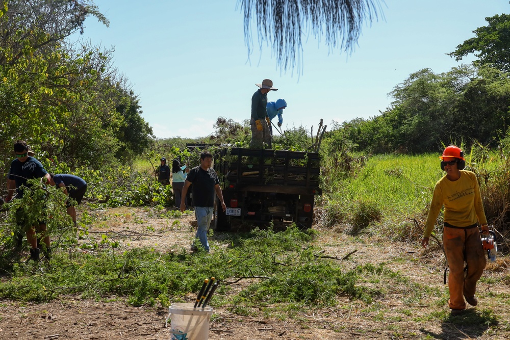 Give Back to Nature: Volunteer Cleanup at Nu’upia Fishponds