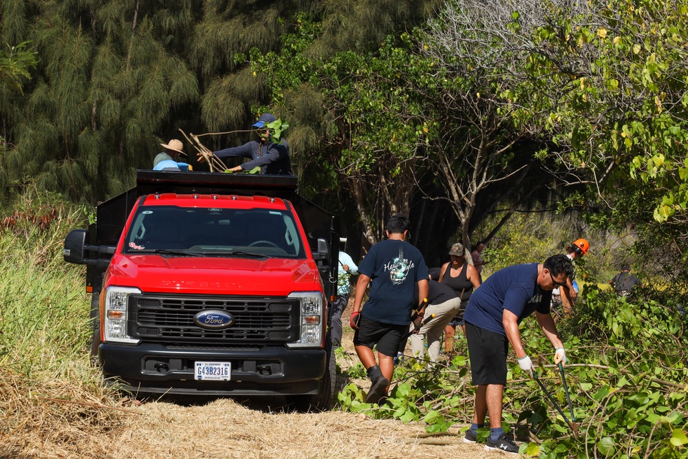 Give Back to Nature: Volunteer Cleanup at Nu’upia Fishponds