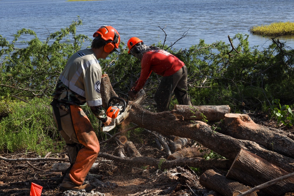Give Back to Nature: Volunteer Cleanup at Nu’upia Fishponds