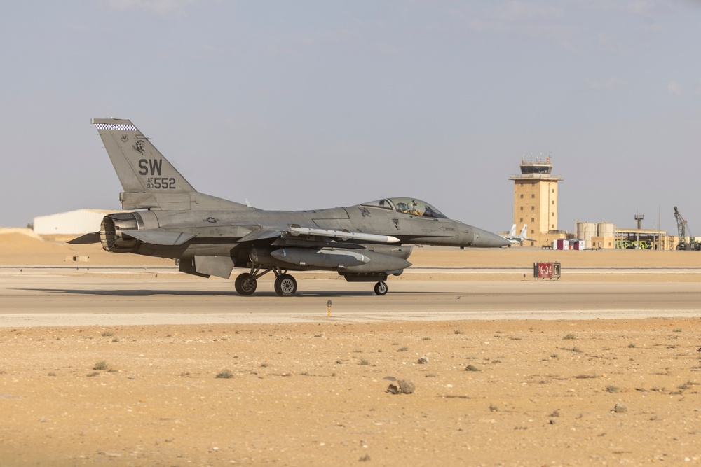 F-16s arrive in Egypt for BRIGHT STAR 25