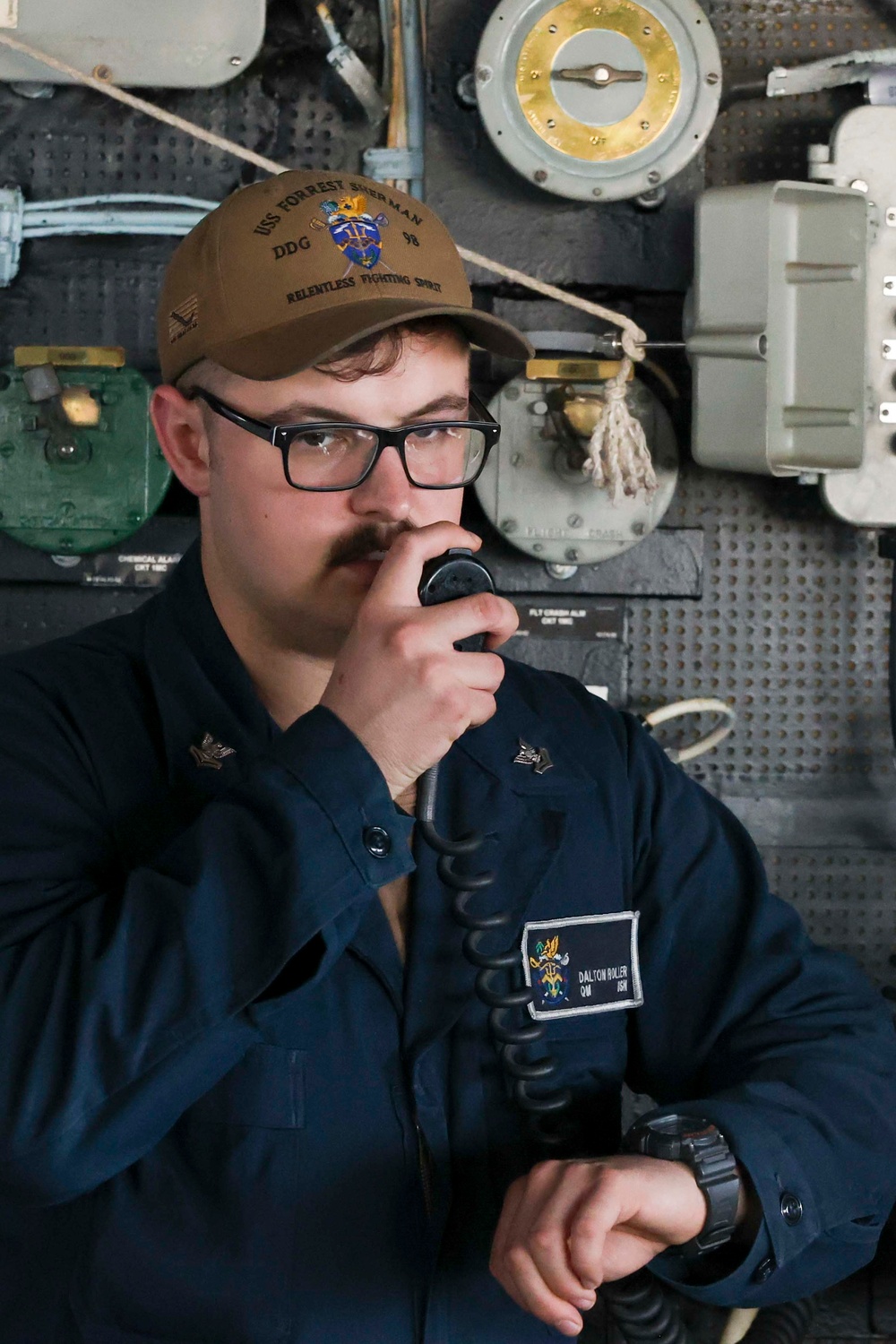 USS FORREST SHERMAN (DDG 98) BRIDGE WATCHSTANDERS.