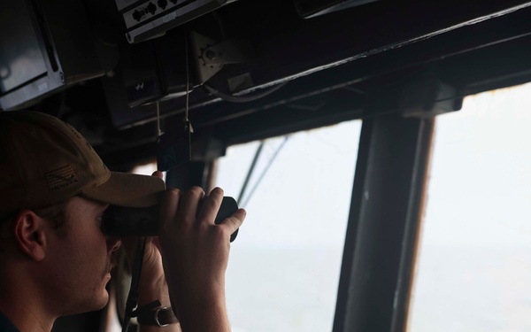 USS FORREST SHERMAN (DDG 98) BRIDGE WATCHSTANDERS.