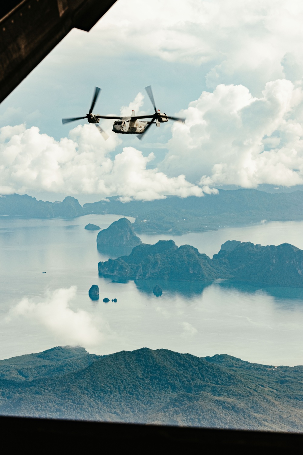 Exercise Alon 25: MRF-D 25.3 Marines, Sailors, Philippine Marine Corps participates in combined joint forcible entry operations