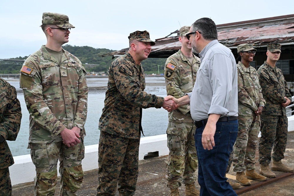 Texas Senator visits service members in Panama
