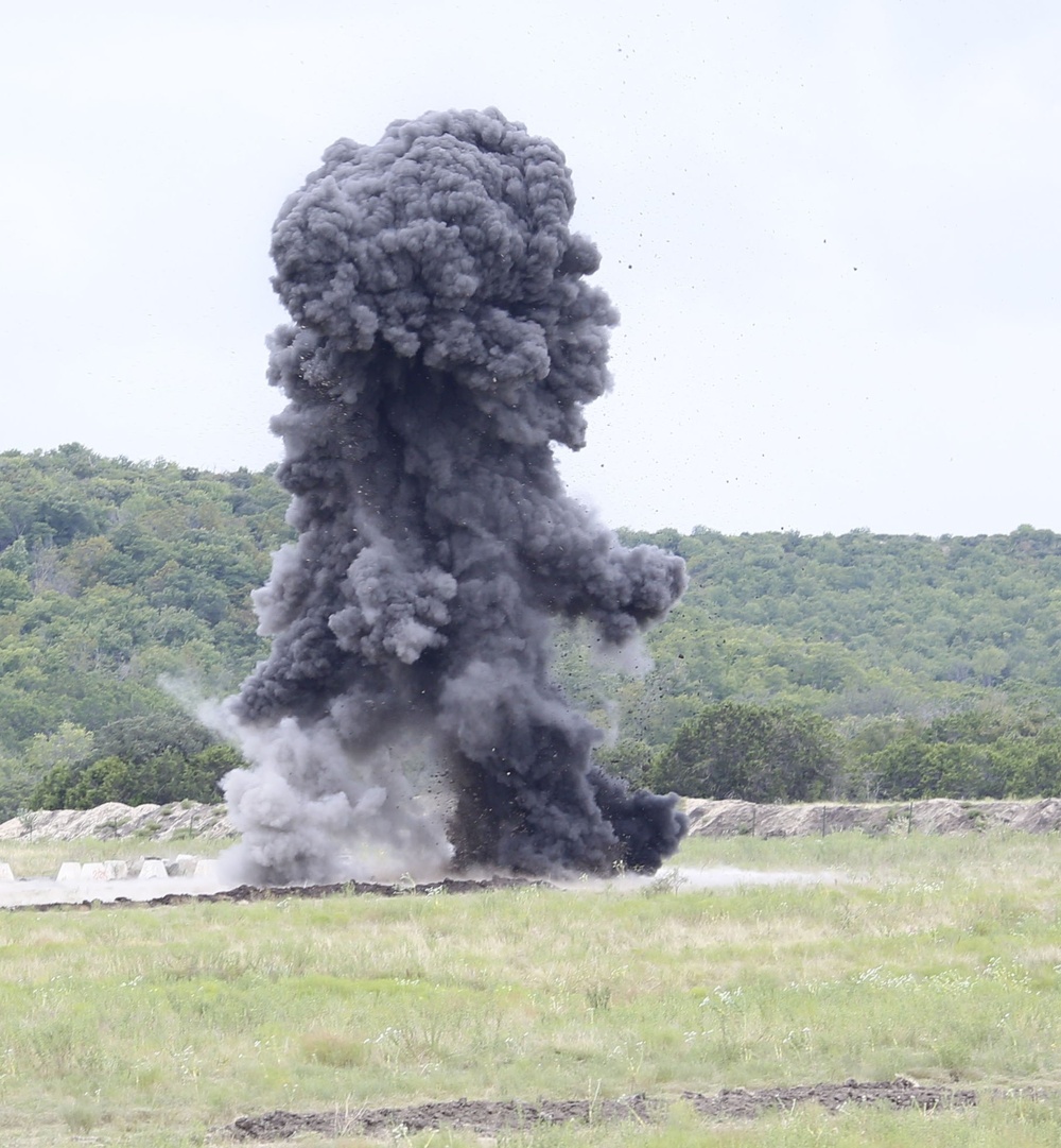 Fort Hood sappers breach future with unmanned technology robotics exercise