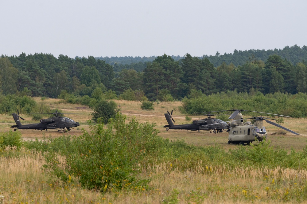 U.S. and Polish Forces Showcase Apache Air and Ground Integration Capabilities in Poland
