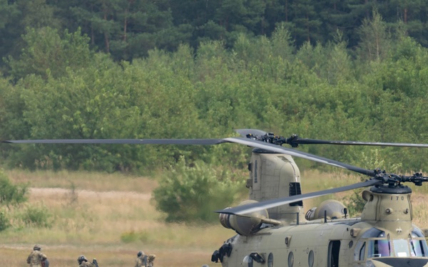 U.S. and Polish Forces Showcase Apache Air and Ground Integration Capabilities in Poland