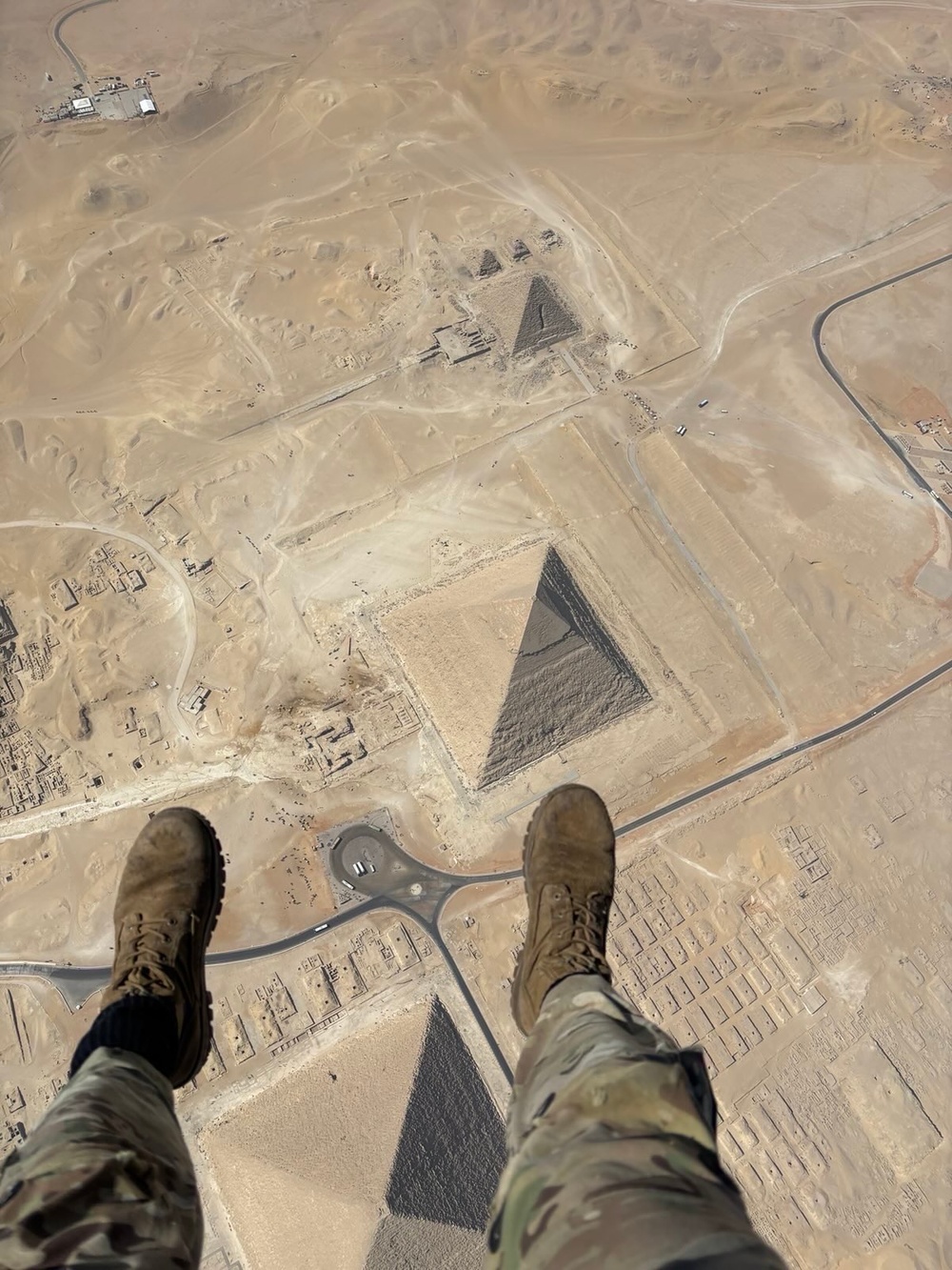BRIGHT STAR 25 Pyramid Military Free Fall