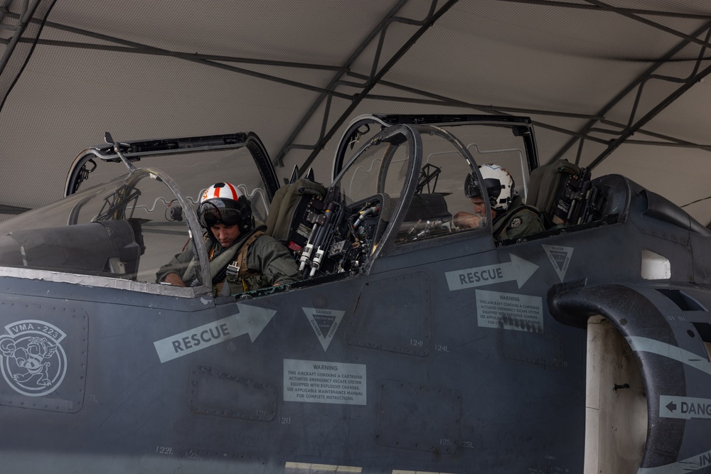 Deputy Commandant of Combat Development and Integration visits VMA-223
