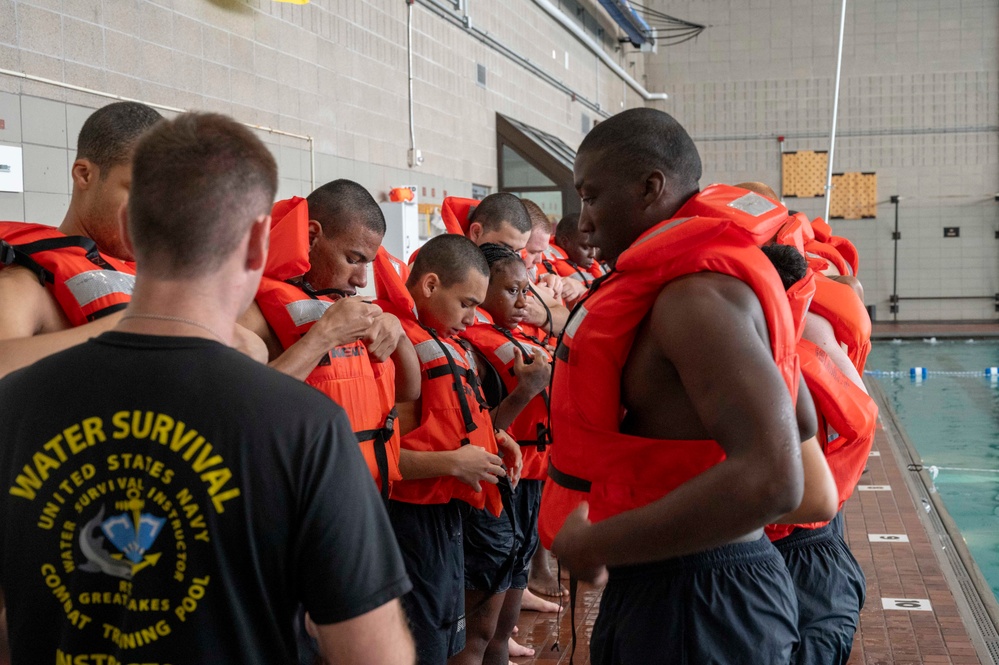 Recruits Earn Swim Qualification