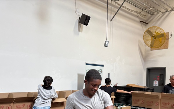 USS Chosin Hosts a COMREL Event