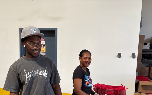 USS Chosin Hosts a COMREL Event