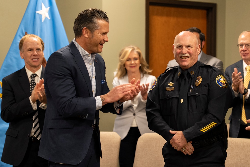 SD Presents 2025 Freedom Award to Hendersonville Police Dept.