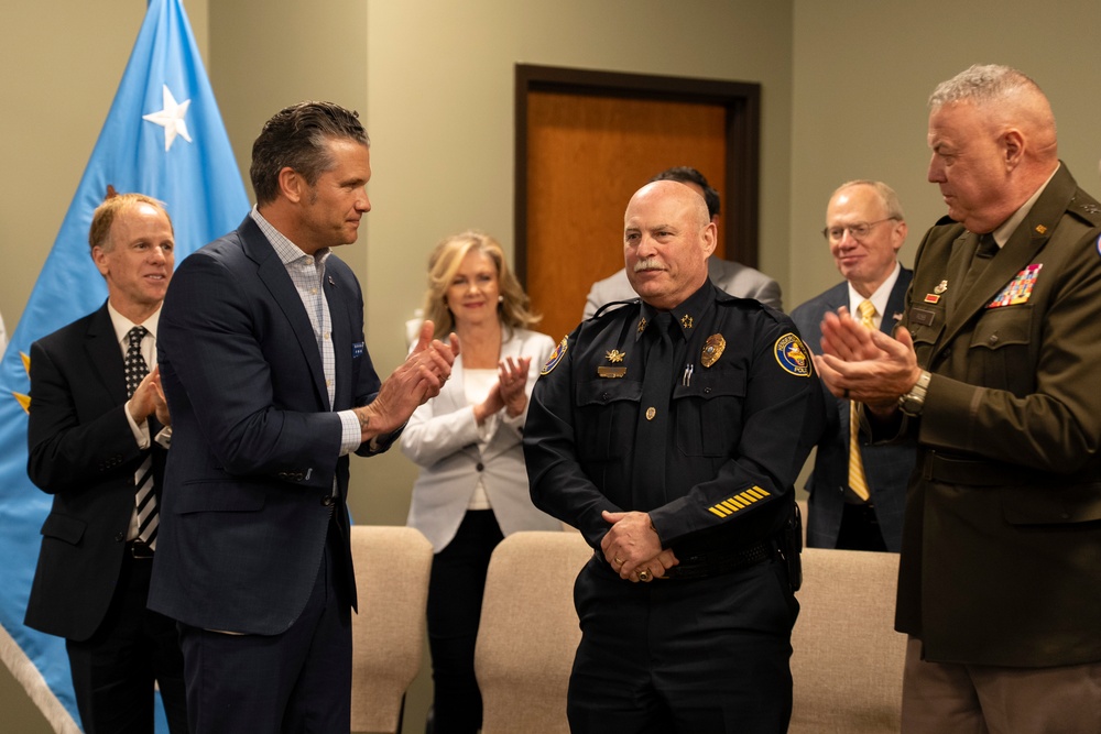 SD Presents 2025 Freedom Award to Hendersonville Police Dept.