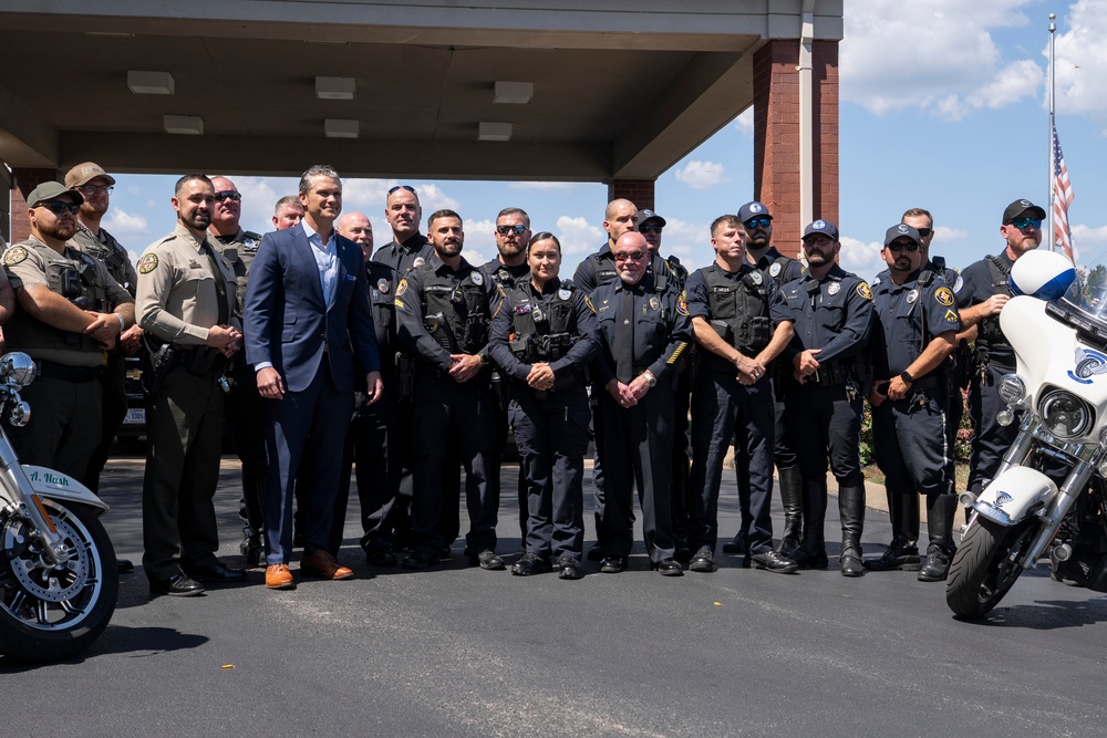 SD Presents 2025 Freedom Award to Hendersonville Police Dept.