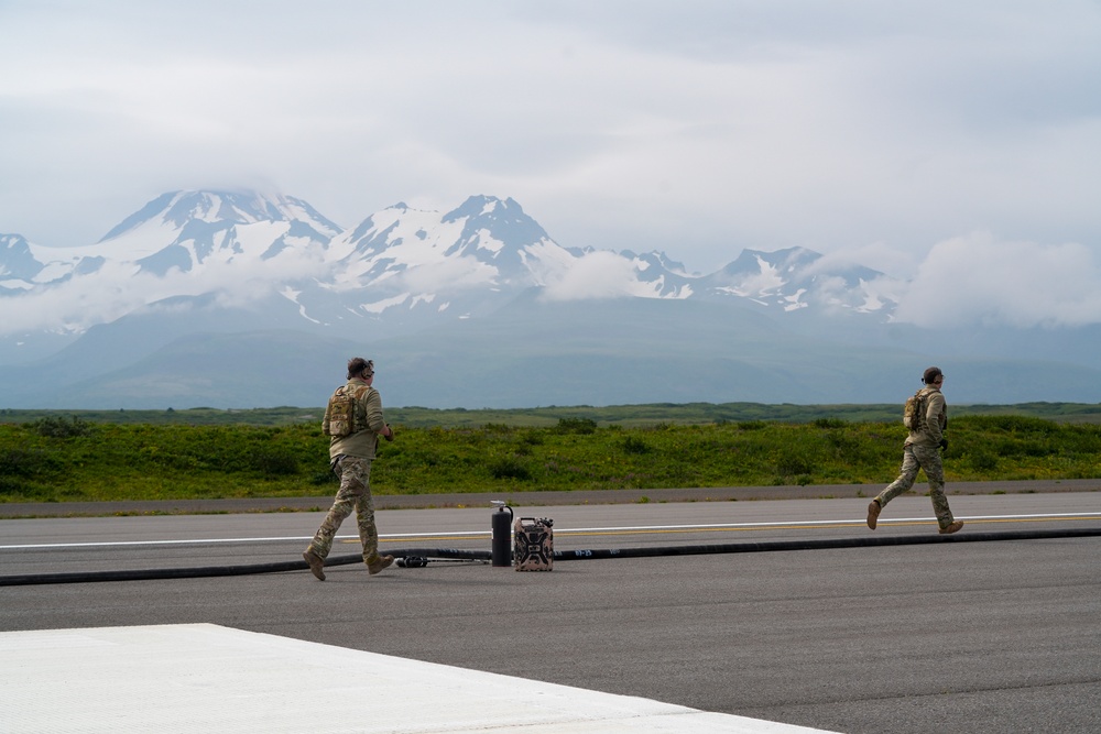 Arctic Edge 25: 27 SOW performs FARP with F-35B Lightning II Joint Strike Fighter