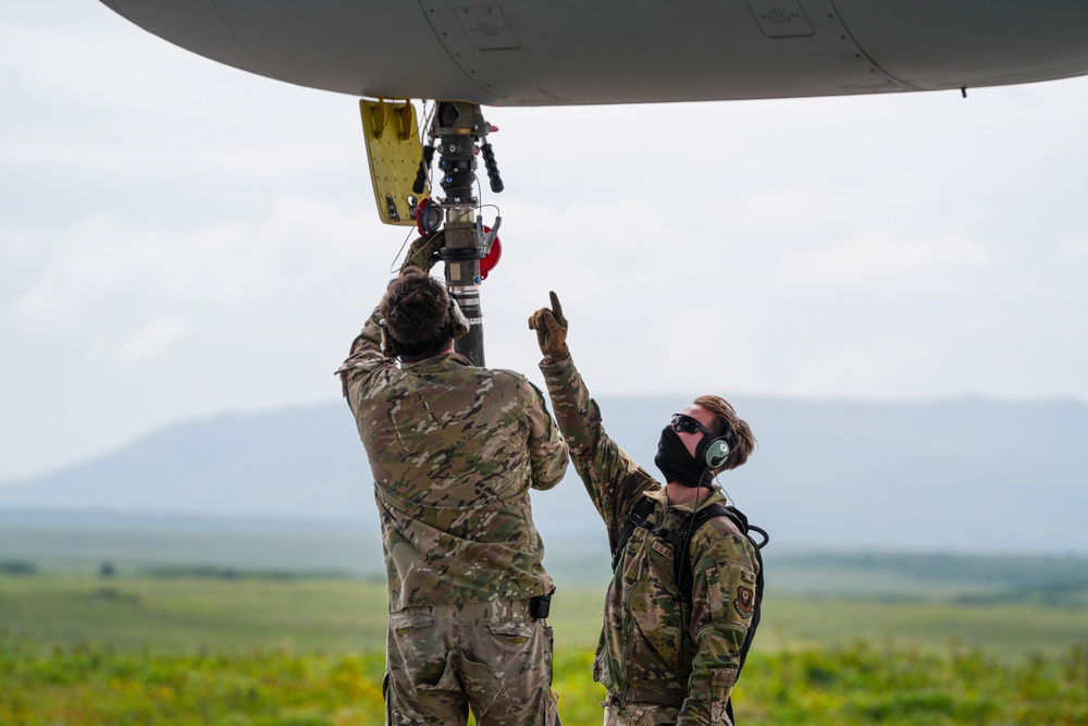 Arctic Edge 25: 27 SOW performs FARP with F-35B Lightning II Joint Strike Fighter