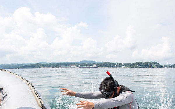 USS America (LHA 6) Conducts Search and Rescue Exercise in Sasebo, Japan