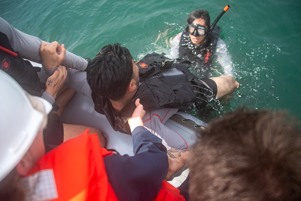 USS America (LHA 6) Conducts Search and Rescue Exercise in Sasebo, Japan