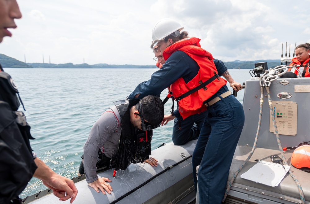 USS America (LHA 6) Conducts Search and Rescue Exercise in Sasebo, Japan