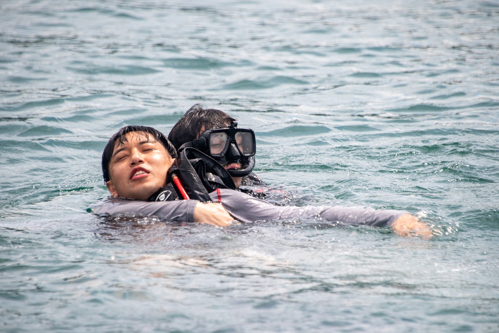 USS America (LHA 6) Conducts Search and Rescue Exercise in Sasebo, Japan