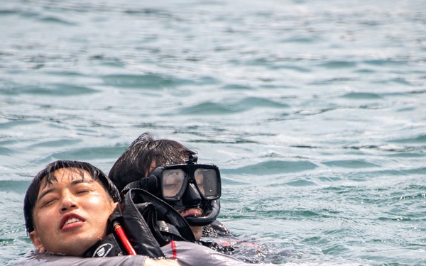 USS America (LHA 6) Conducts Search and Rescue Exercise in Sasebo, Japan