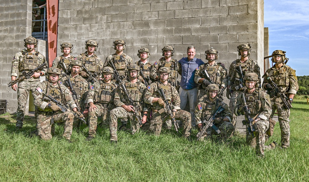 SECARMY Visits 1/75 Rangers