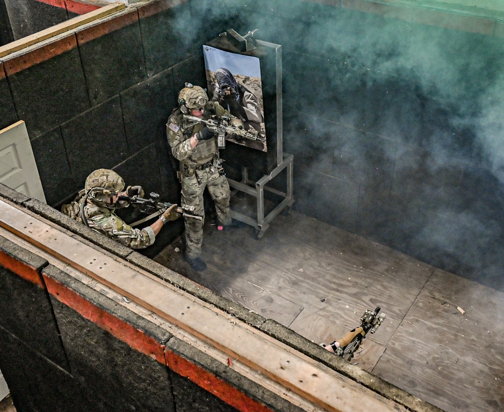 SECARMY Visits 1/75 Rangers