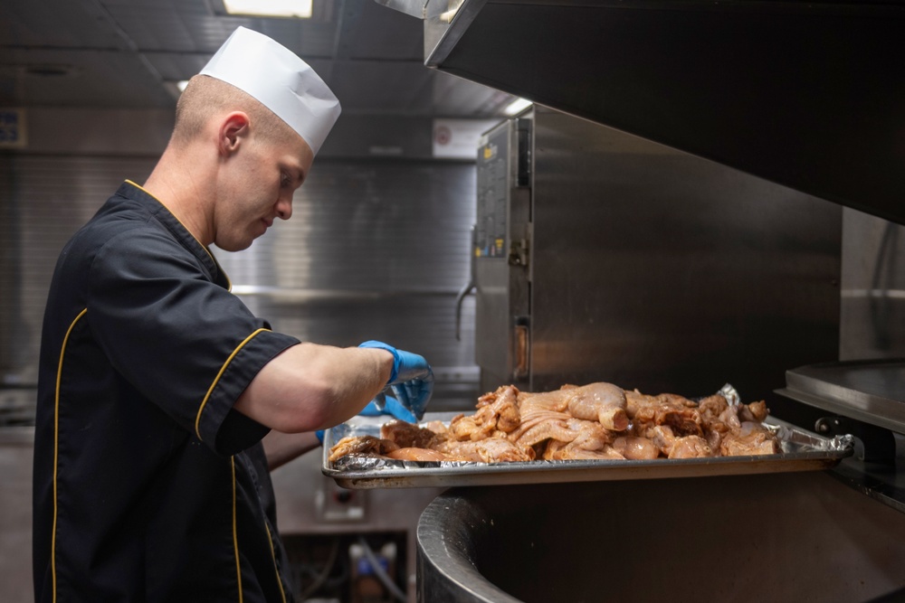 USS America (LHA 6) Conducts Food Service Operations