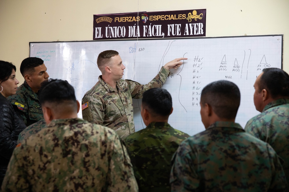 Kentucky National Guard State Partnership Program conducts joint air assault planning training exercise with Ecuadorian 9th Special Forces Brigade